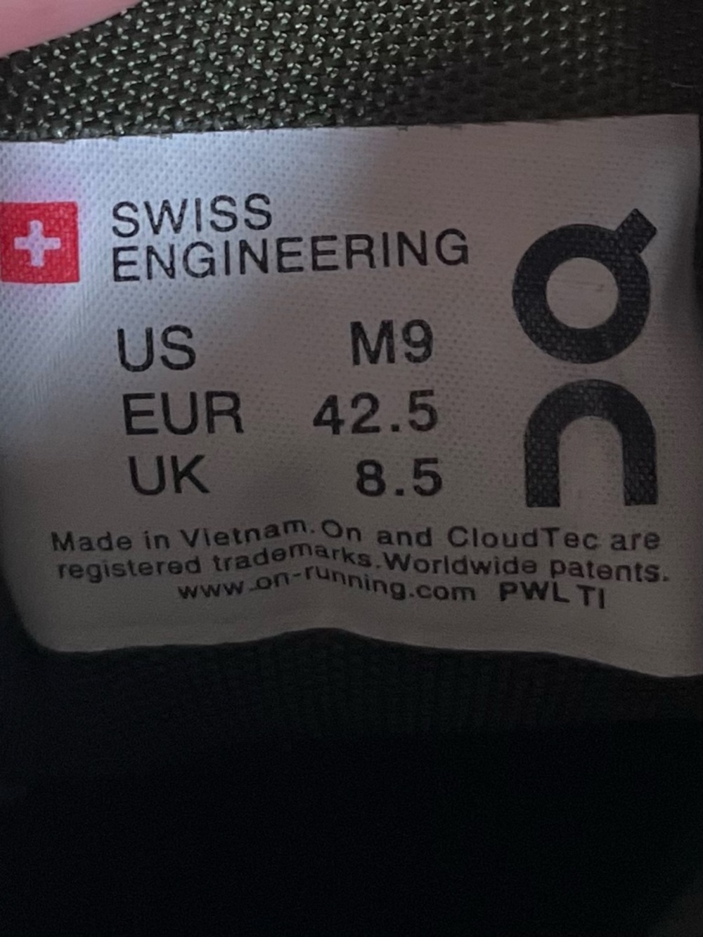 On Cloud X REFLECTIVE CUSHIONED Mens Size 9 Running Shoes Sneakers Light Green - Picture 11 of 12